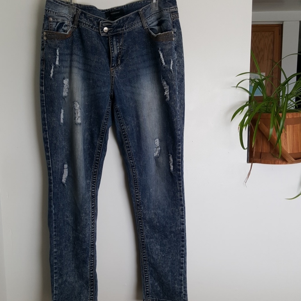 distress jeans